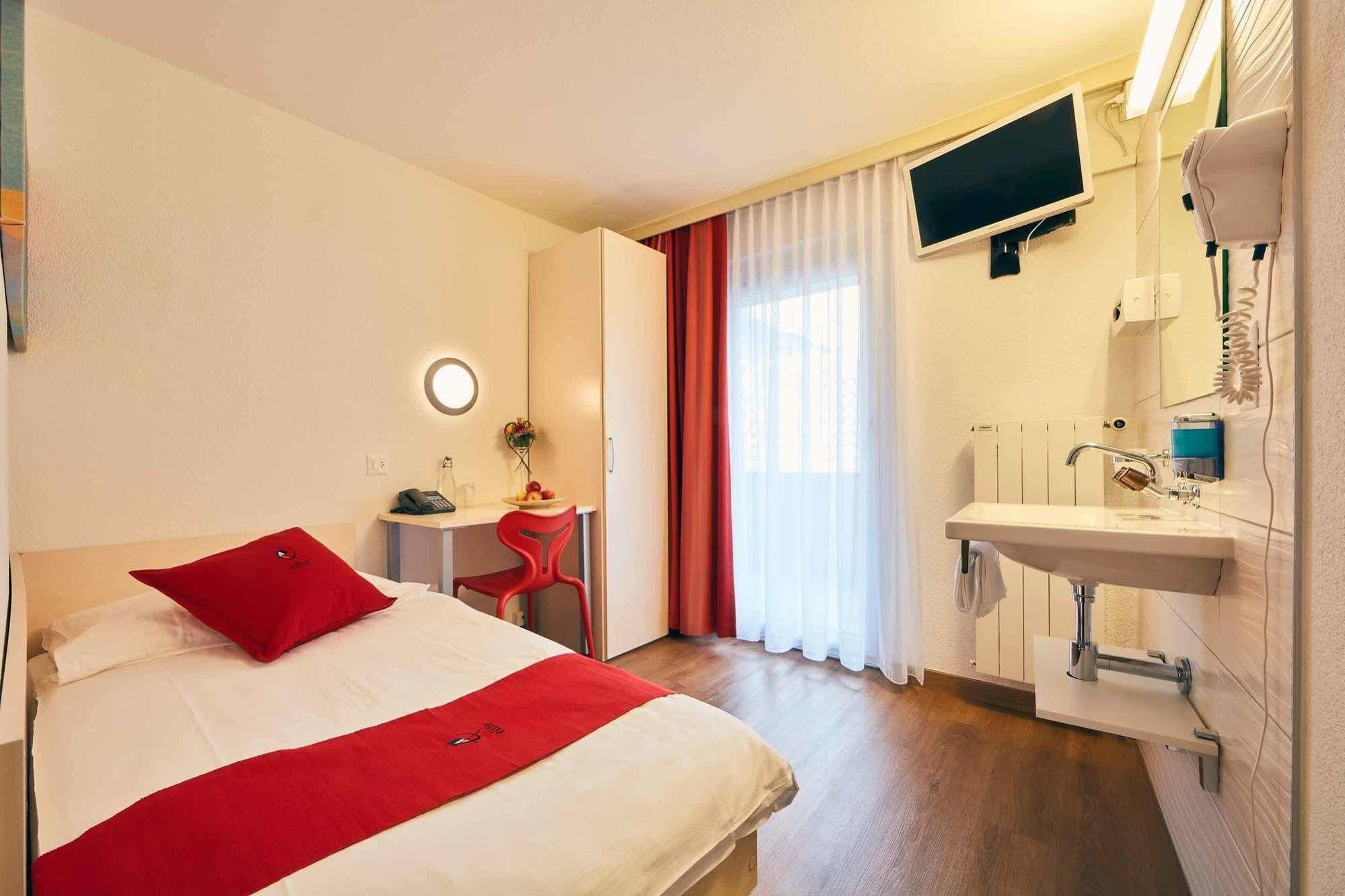 Elite Hotel Visp Kültér fotó