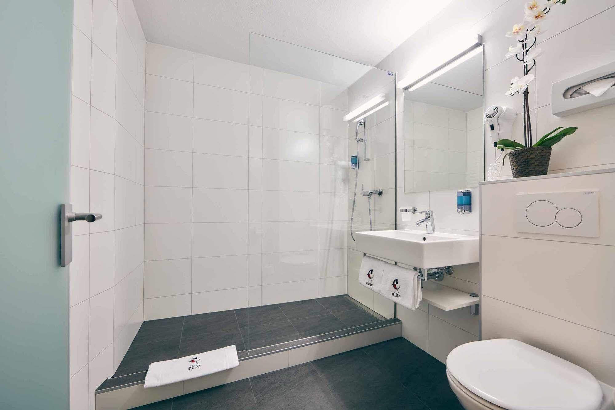 Elite Hotel Visp Kültér fotó
