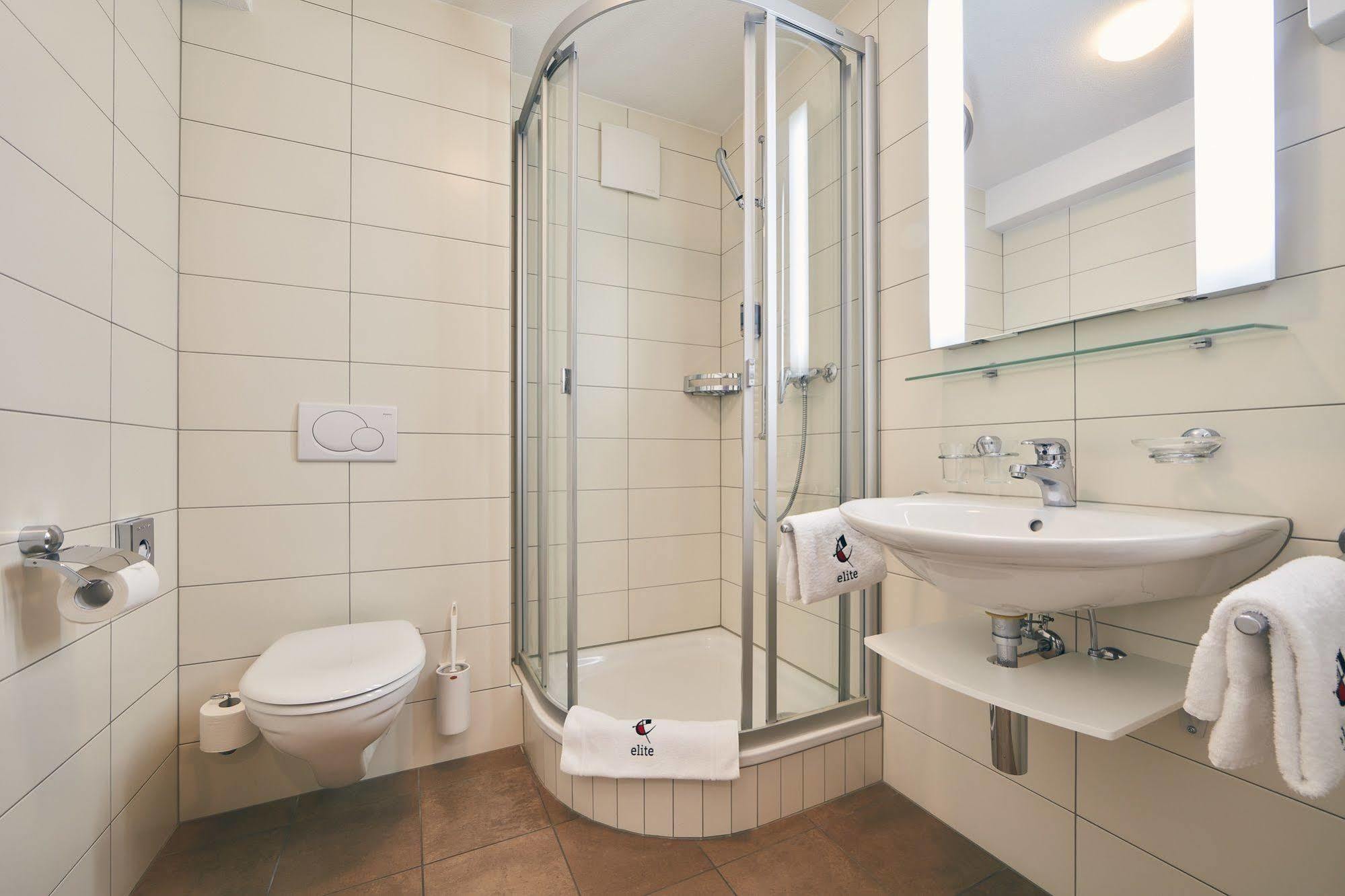 Elite Hotel Visp Kültér fotó